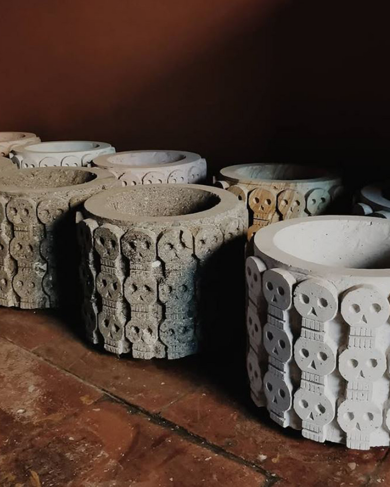 Maceta piedra calavera